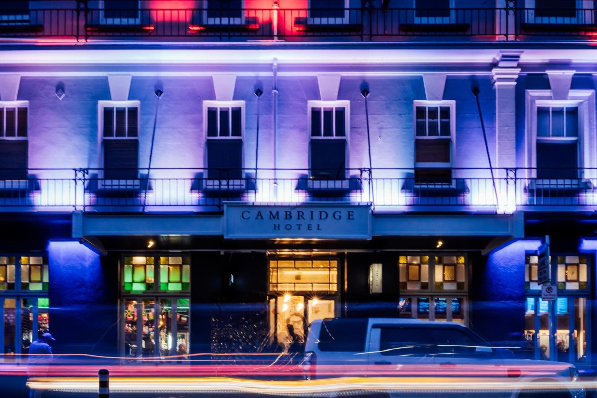The Cambridge Hotel & Backpackers Уелингтън Екстериор снимка