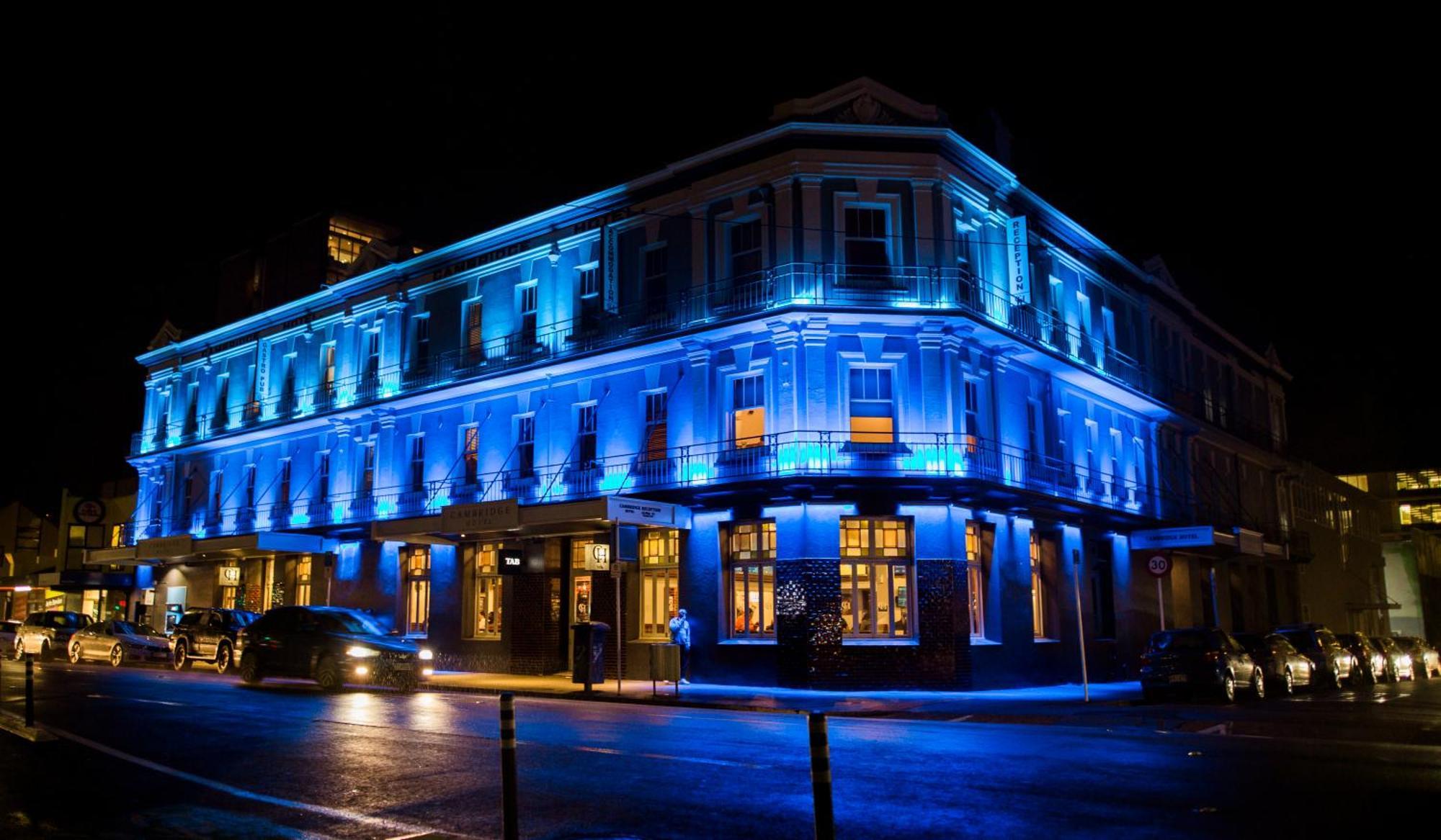 The Cambridge Hotel & Backpackers Уелингтън Екстериор снимка